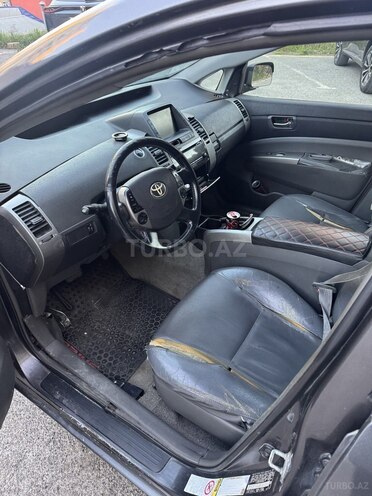 Toyota Prius-4