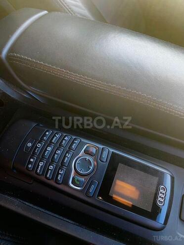 Audi A8-12