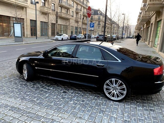 Audi A8-7