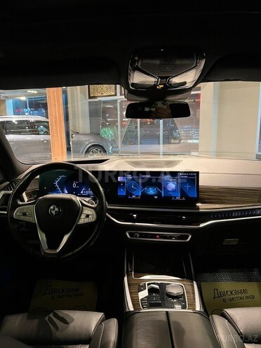 BMW X7-8