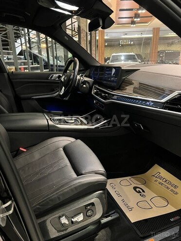 BMW X7-10