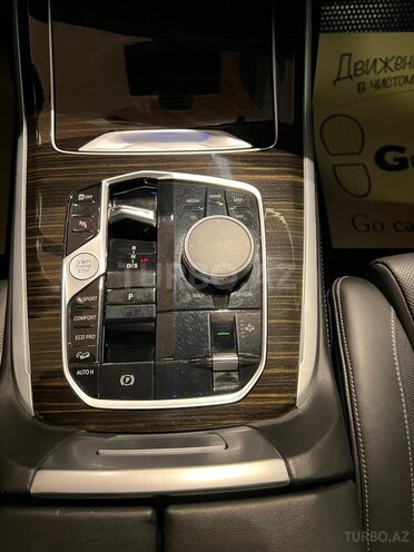 BMW X7-11