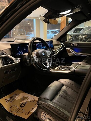 BMW X7-9