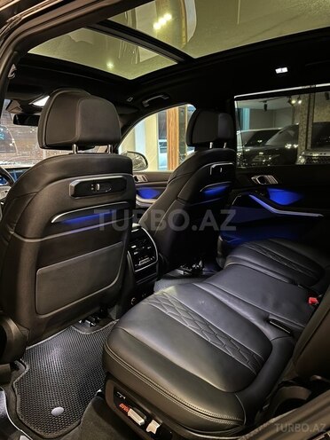 BMW X7-15