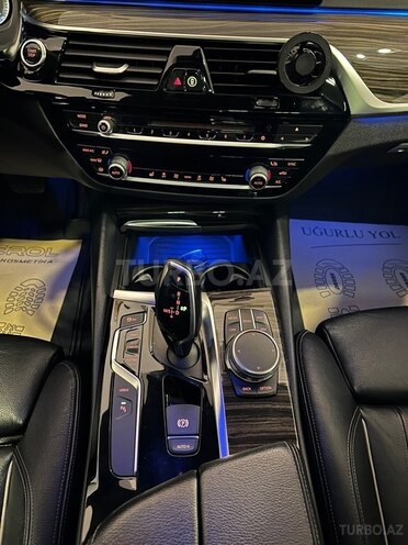 BMW 530e-11