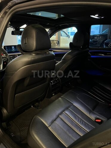 BMW 530e-13
