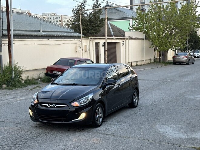Hyundai Accent-14