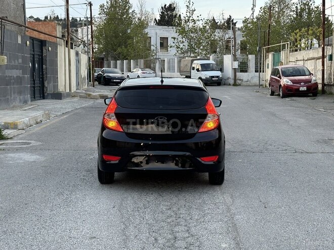 Hyundai Accent-9