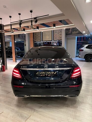 Mercedes E 300-5