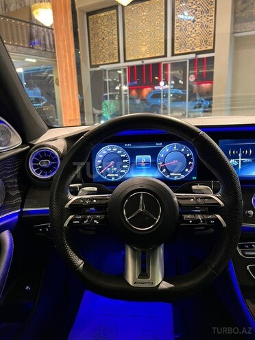 Mercedes E 300-11