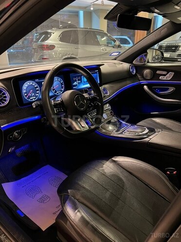 Mercedes E 300-9