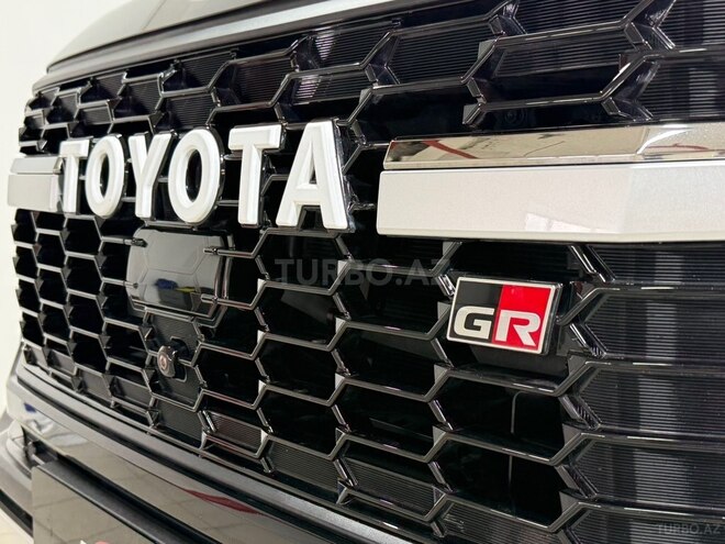Toyota Land Cruiser-4