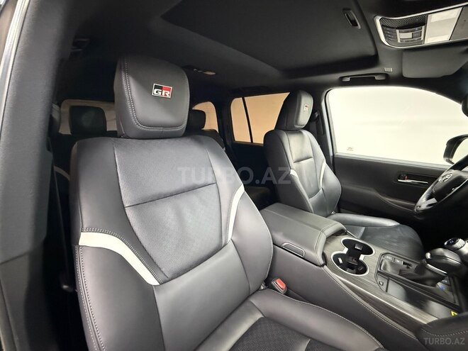 Toyota Land Cruiser-22