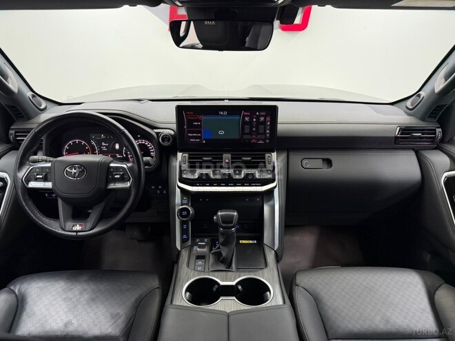 Toyota Land Cruiser-19