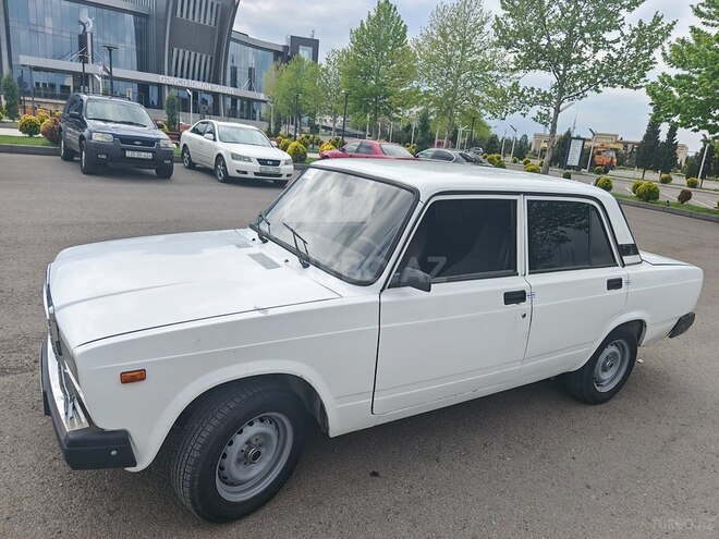 LADA (VAZ) 2107-5