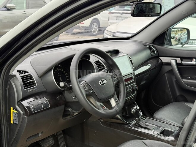 Kia Sorento-9