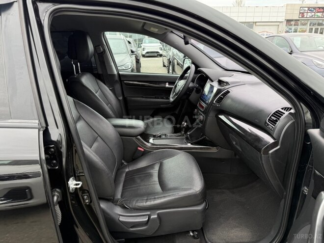 Kia Sorento-12