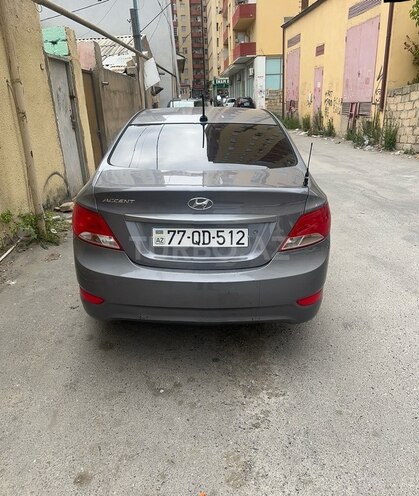 Hyundai Accent-4