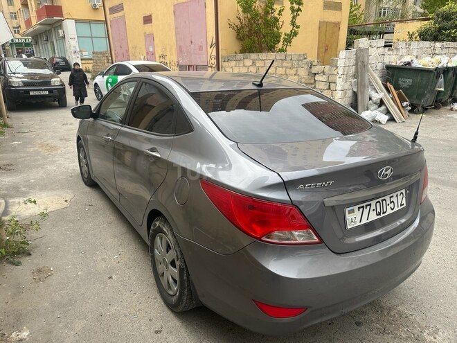 Hyundai Accent-3