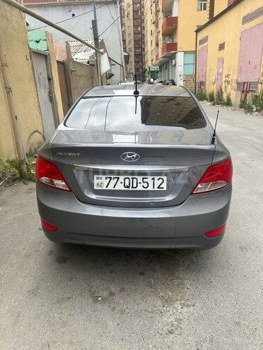 Hyundai Accent-5