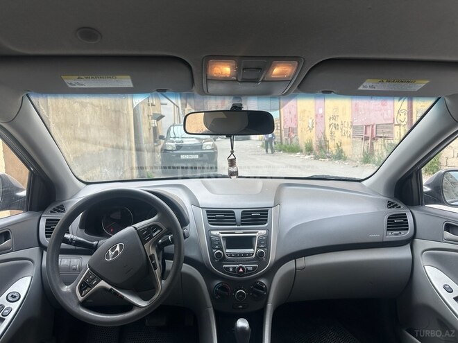 Hyundai Accent-8