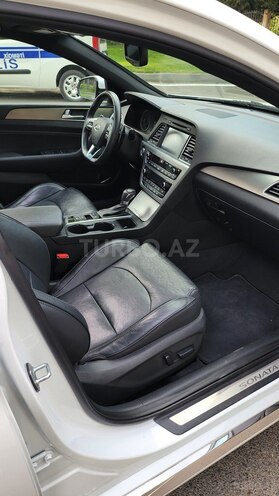 Hyundai Sonata-14