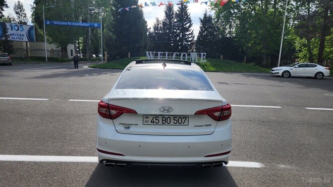 Hyundai Sonata-5