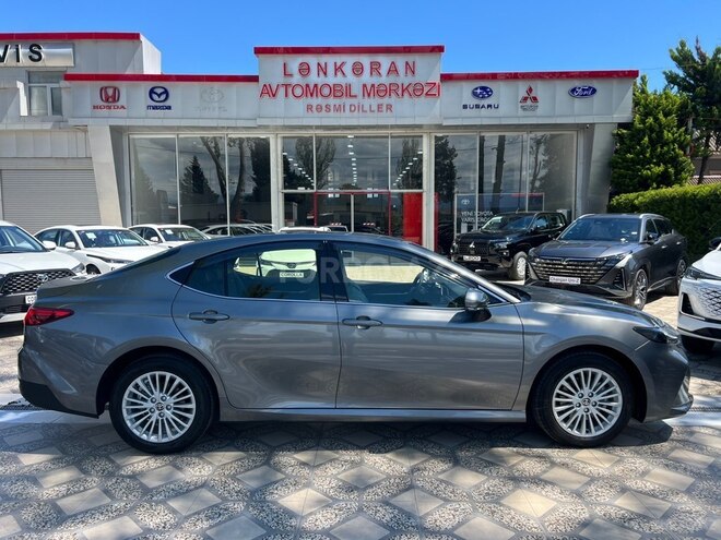 Toyota Camry-6