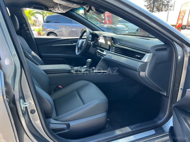 Toyota Camry-12