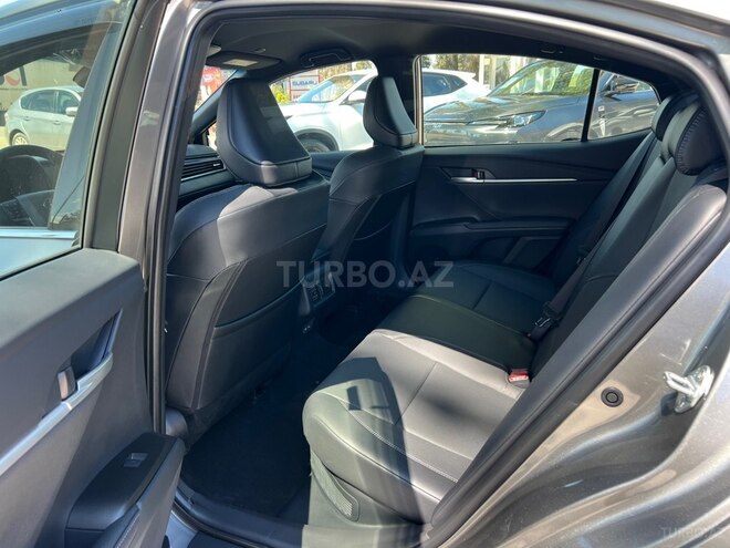 Toyota Camry-11