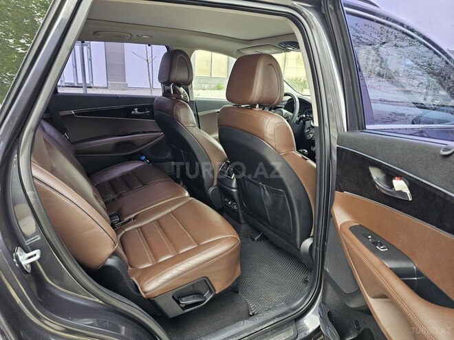 Kia Sorento-13