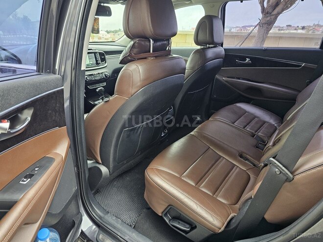 Kia Sorento-12