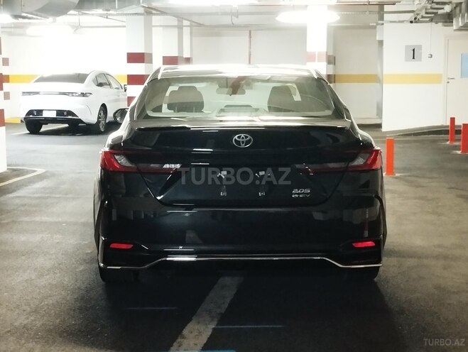 Toyota Camry-5