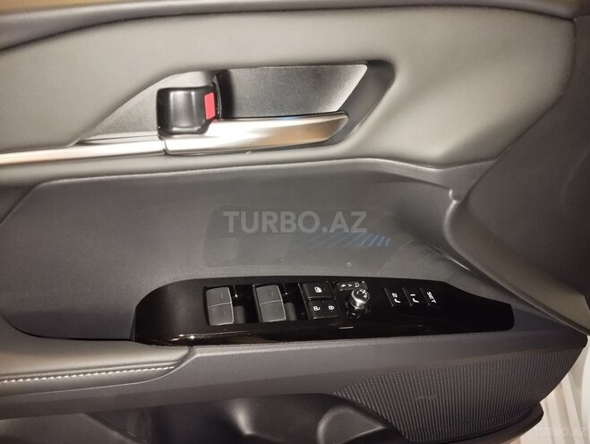 Toyota Camry-15