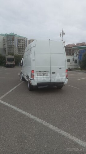 Ford Transit-8