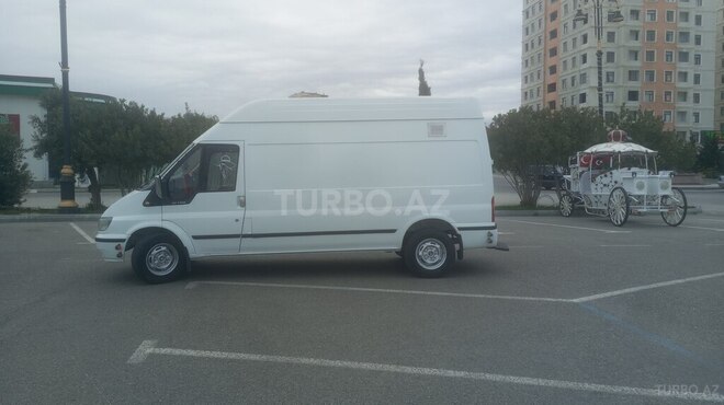 Ford Transit-9