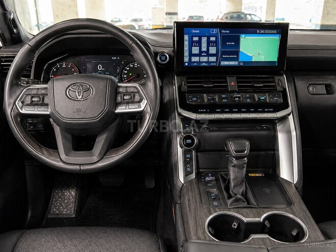Toyota Land Cruiser-5