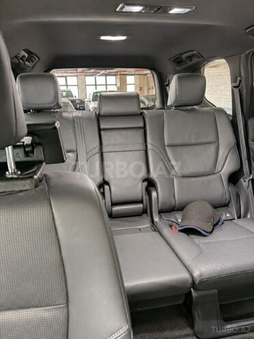 Toyota Land Cruiser-10