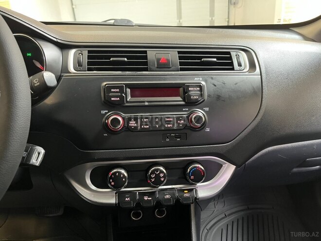 Kia Pride-5