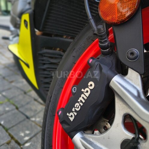 Aprilia Tuono 660-7