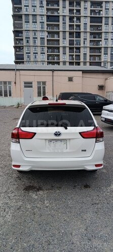 Toyota Corolla Fielder-2