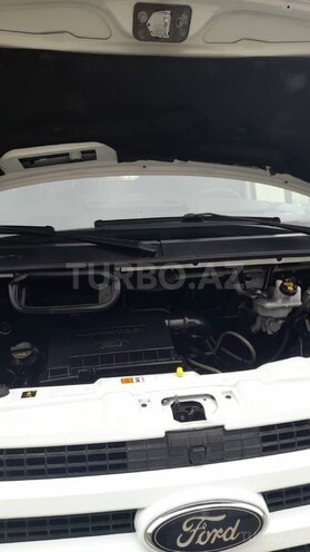 Ford Transit-19