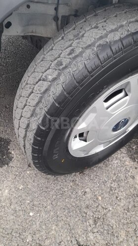 Ford Transit-20