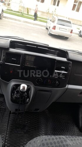 Ford Transit-12