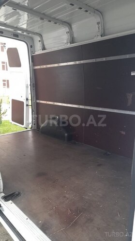 Ford Transit-17