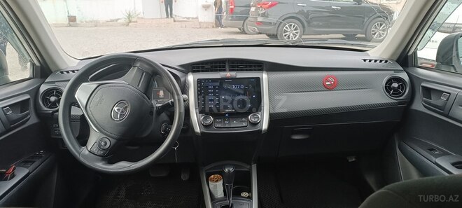 Toyota Corolla Fielder-3