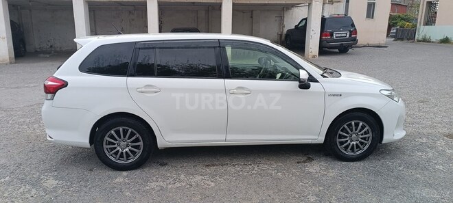 Toyota Corolla Fielder-6