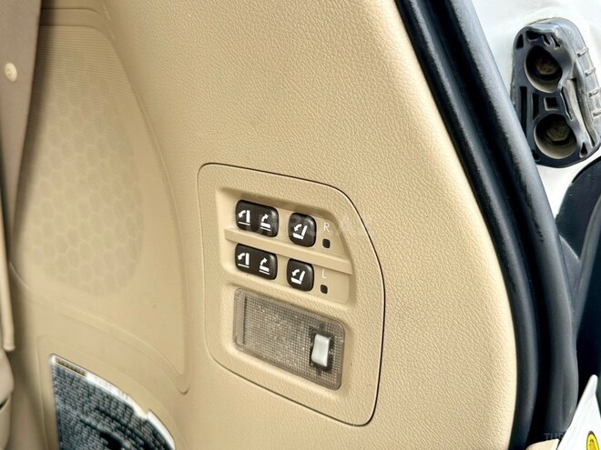 Lexus LX 570-14