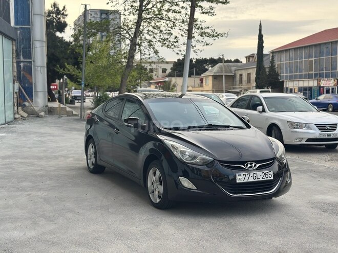 Hyundai Elantra-3