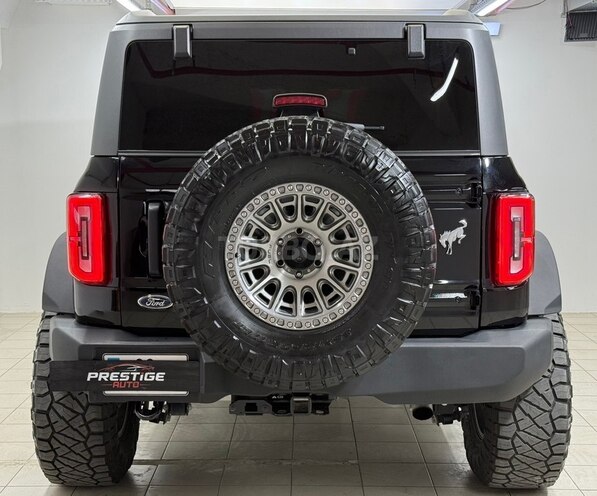 Ford Bronco-4
